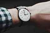 Flache Uhren Übersicht 2022 – 12 Uhren, die Sie kennen sollten